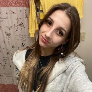 Meet your Posher, Gabriella